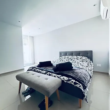 شقة St Julians 3br Luxury سانت جوليان